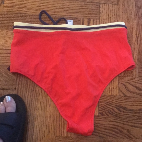 Lady’s bikini bottom - Picture 2 of 2